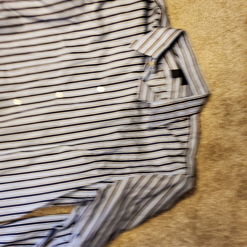 Express button down - Picture 2 of 3